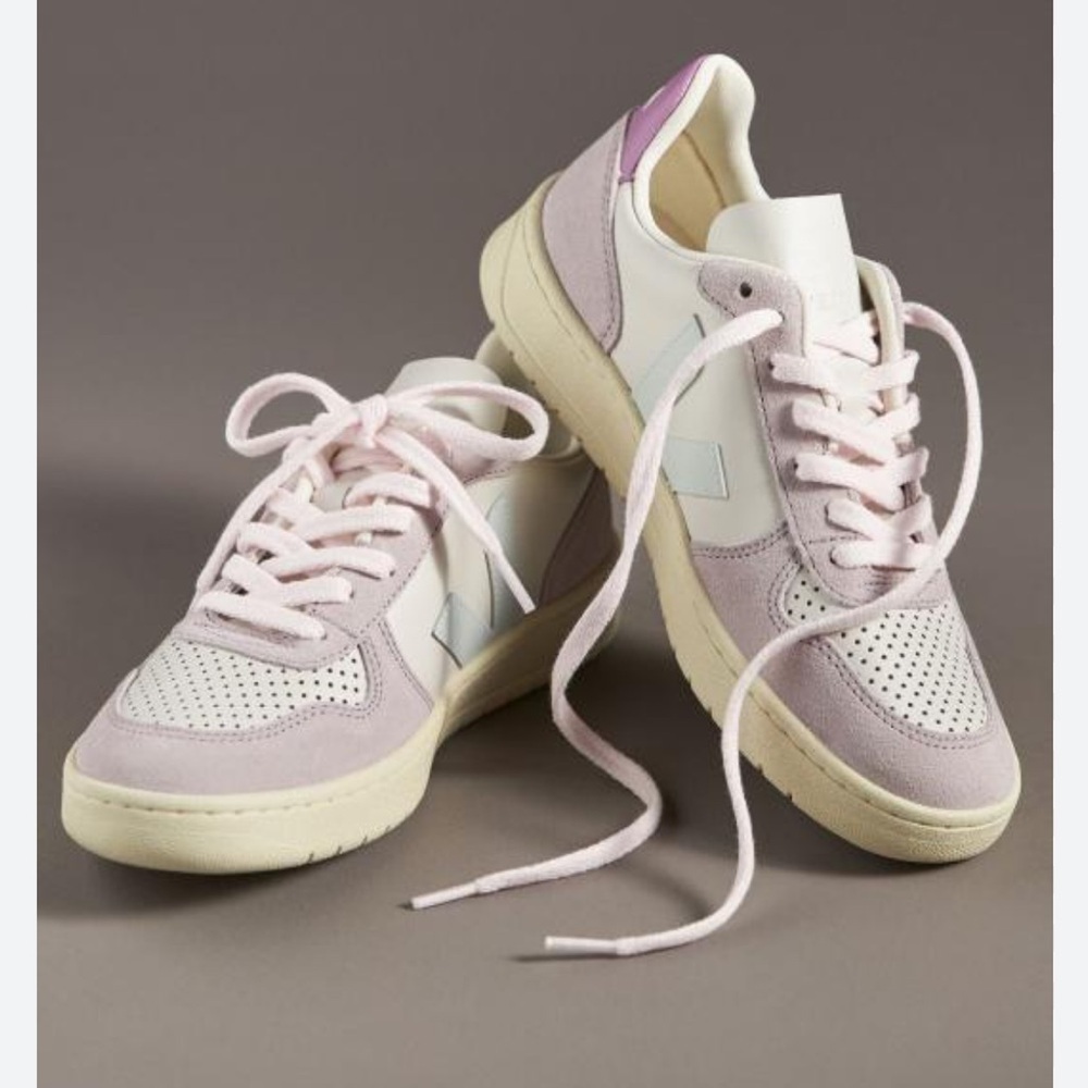 Veja V-10 Low Top Sneaker